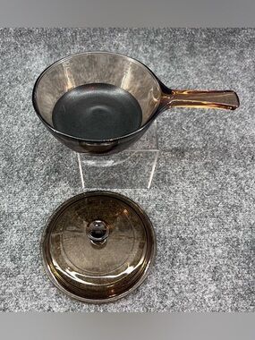 Amber Visions Corning Pyrex Cookware 0.5 L Saucepan Pot w Lid P-81-C USA Teflon